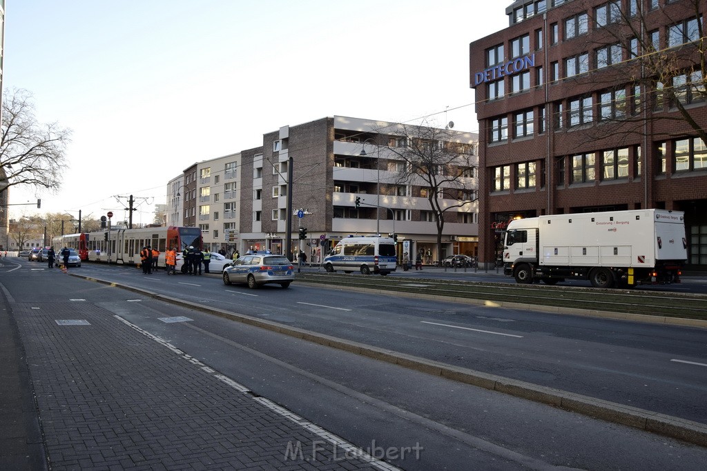 VU PKW Strab Koeln Mitte Pipinenstr Hohestr P190.JPG - Miklos Laubert